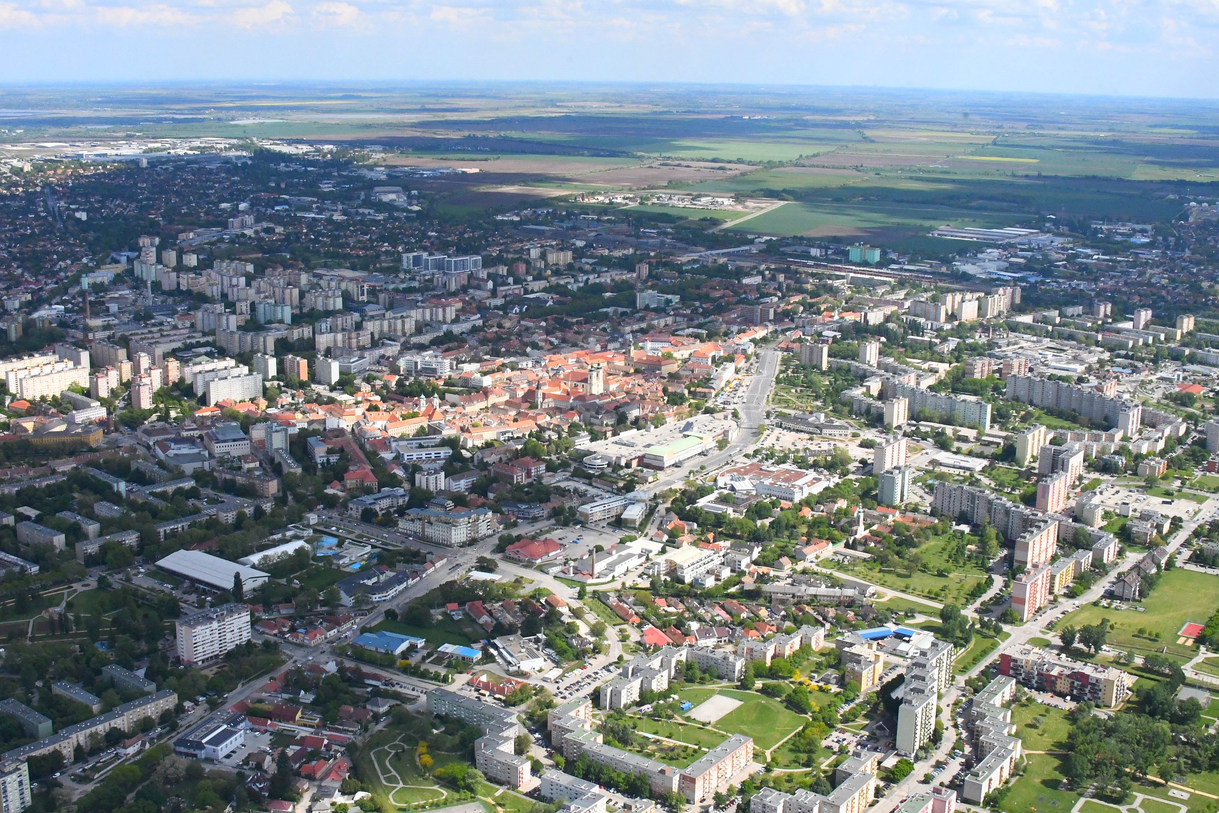 Két helyszínen és időpontban tart fogadóórát decemberben Szontaghné Kovács Erika